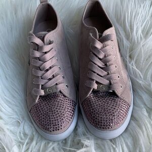 🌸GBG LOS ANGELES EMBELLISHED SNEAKERS🌸